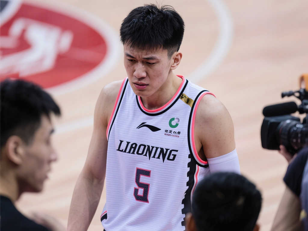 他時常被描 他時常被描